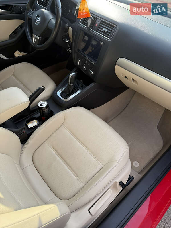 Седан Volkswagen Jetta 2013 в Харькове