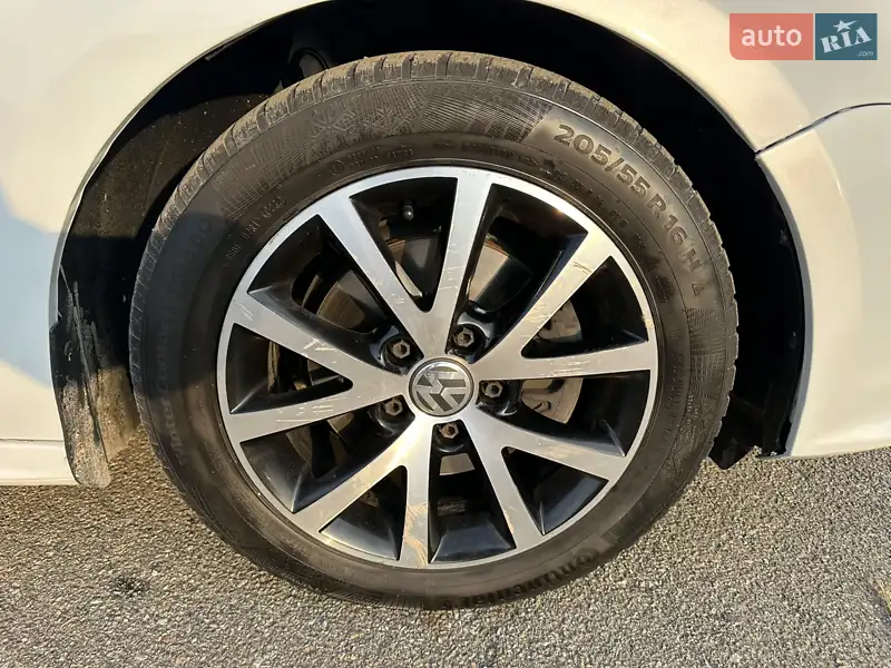 Седан Volkswagen Jetta 2017 в 