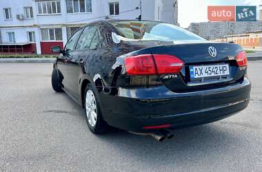 Седан Volkswagen Jetta 2012 в 