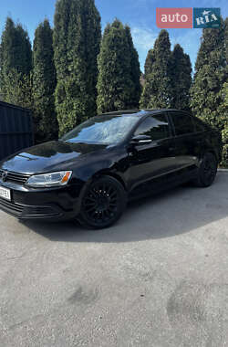 Седан Volkswagen Jetta 2011 в 