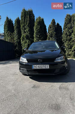 Седан Volkswagen Jetta 2011 в 