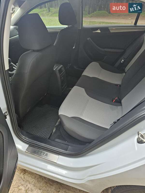 Седан Volkswagen Jetta 2017 в Запорожье