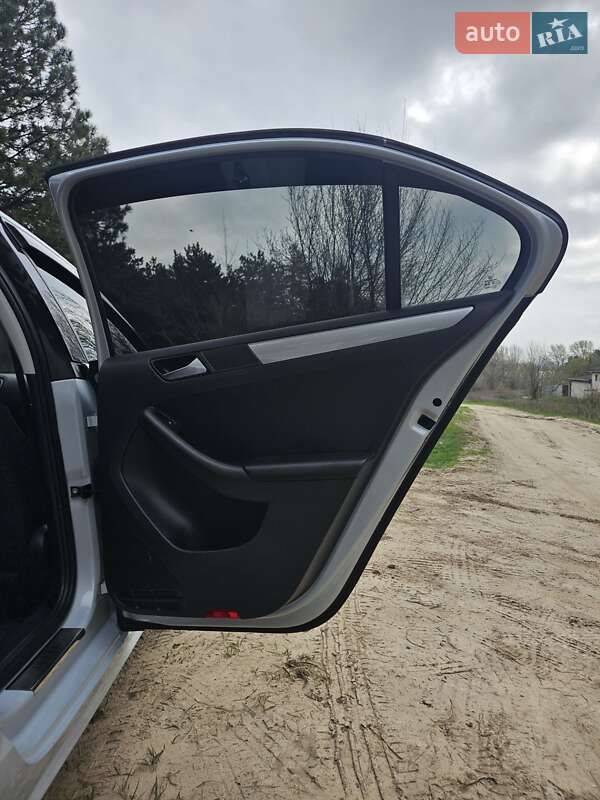 Седан Volkswagen Jetta 2017 в Запорожье