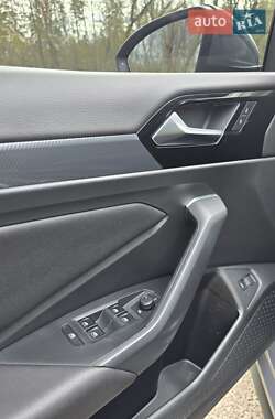 Седан Volkswagen Jetta 2020 в 