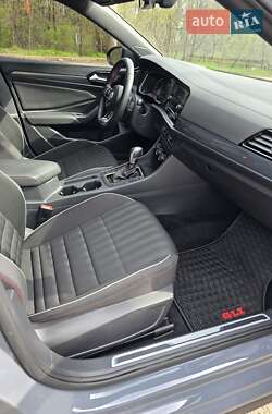 Седан Volkswagen Jetta 2020 в 