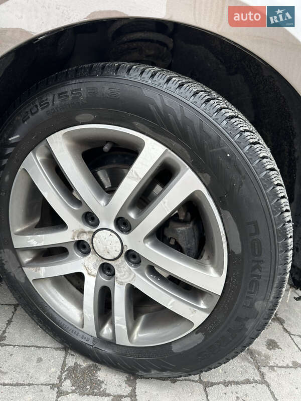 Седан Volkswagen Jetta 2011 в Львове