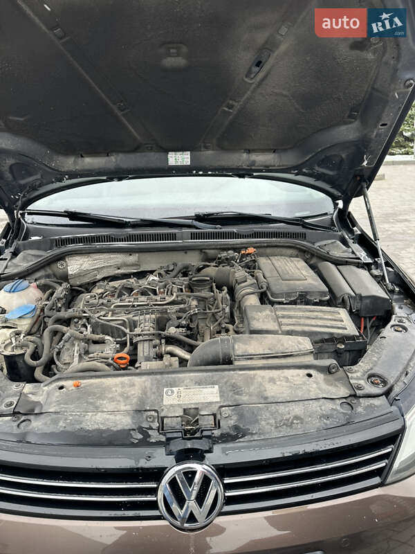 Седан Volkswagen Jetta 2011 в Львове