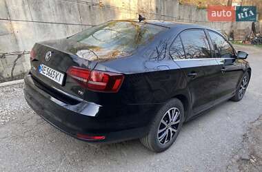 Седан Volkswagen Jetta 2017 в 