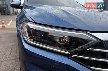 Седан Volkswagen Jetta 2018 в Киеве