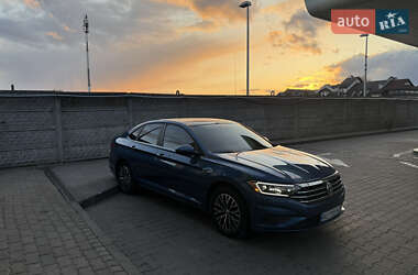Седан Volkswagen Jetta 2018 в Киеве