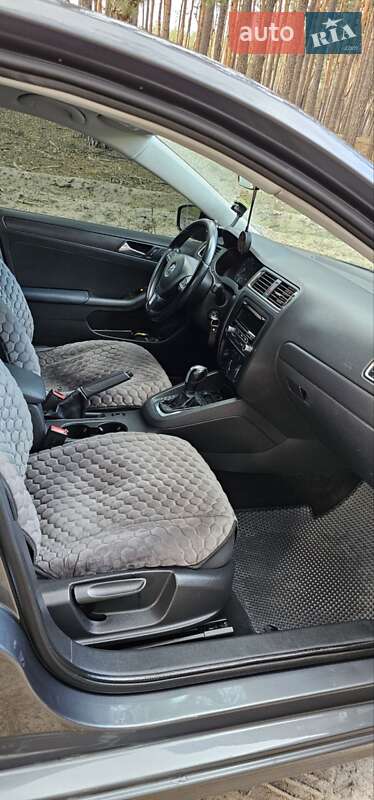 Седан Volkswagen Jetta 2012 в Полтаве
