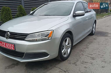 Седан Volkswagen Jetta 2013 в Львове