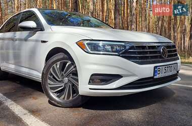 Седан Volkswagen Jetta 2018 в 
