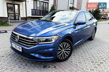 Седан Volkswagen Jetta 2018 в 