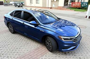Седан Volkswagen Jetta 2018 в 