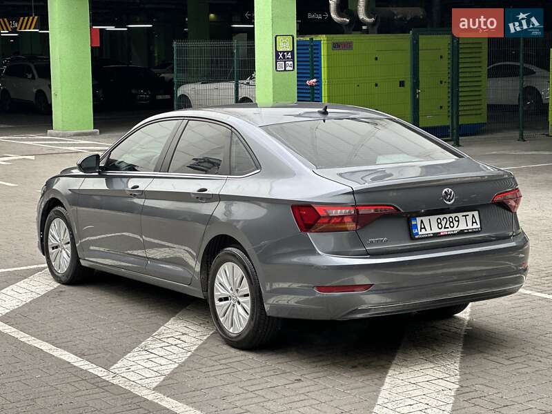 Седан Volkswagen Jetta 2019 в Києві