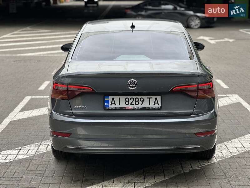 Седан Volkswagen Jetta 2019 в Києві