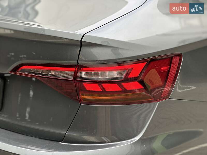 Седан Volkswagen Jetta 2019 в Києві