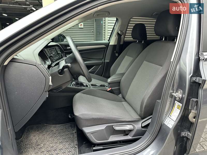 Седан Volkswagen Jetta 2019 в Києві
