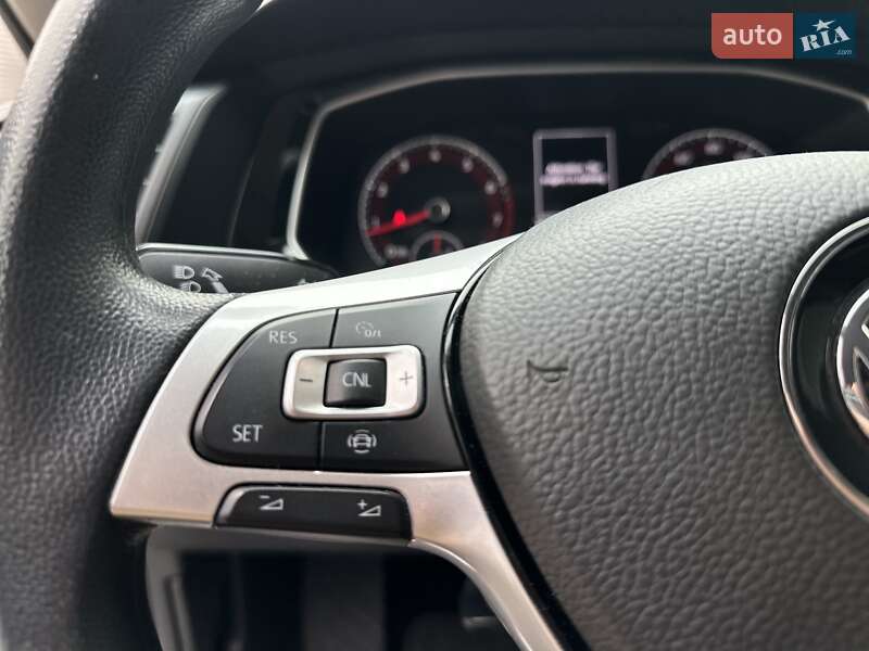 Седан Volkswagen Jetta 2019 в Києві