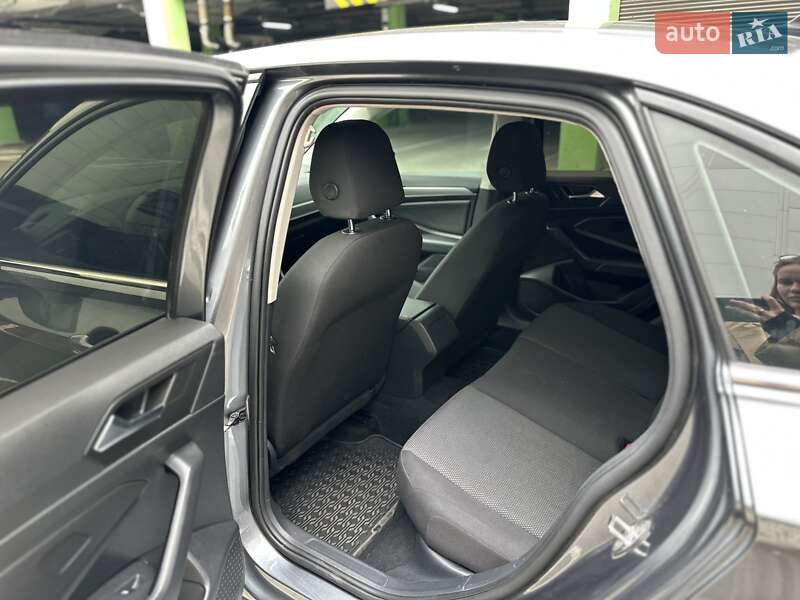 Седан Volkswagen Jetta 2019 в Києві