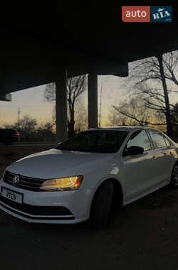 Седан Volkswagen Jetta 2016 в 