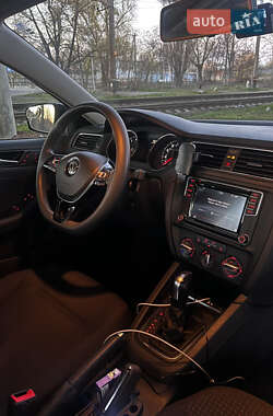 Седан Volkswagen Jetta 2016 в 