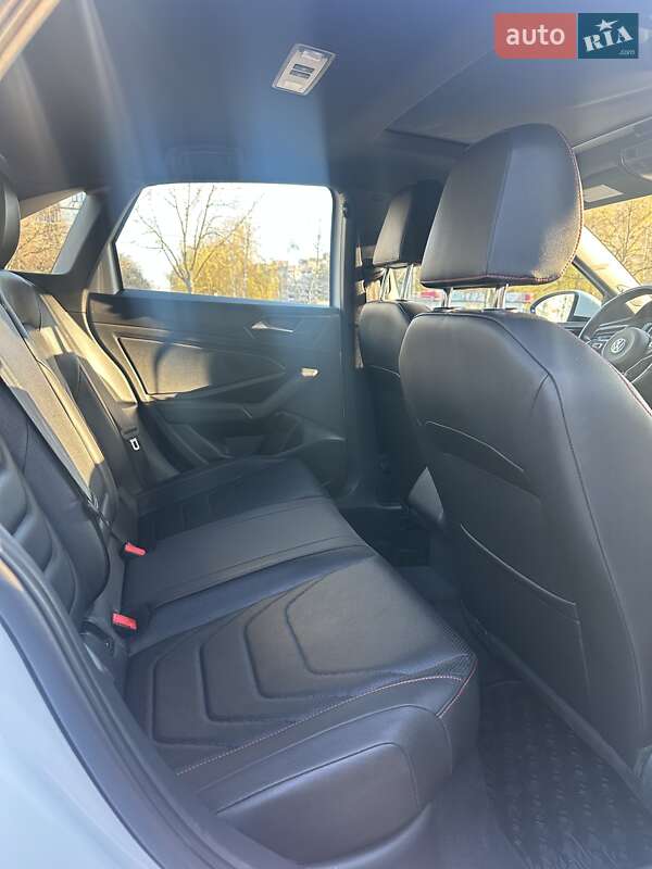 Седан Volkswagen Jetta 2019 в Києві