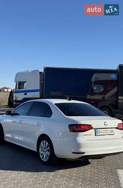 Седан Volkswagen Jetta 2015 в 