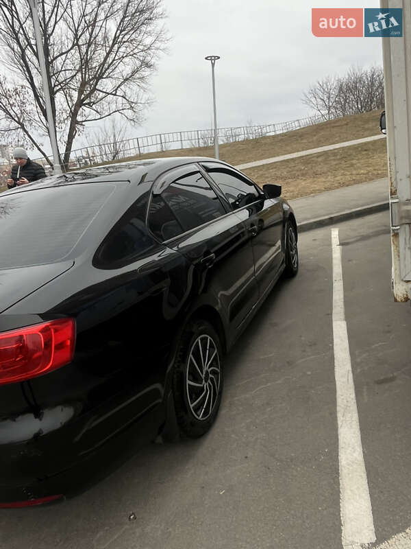 Седан Volkswagen Jetta 2012 в Виннице