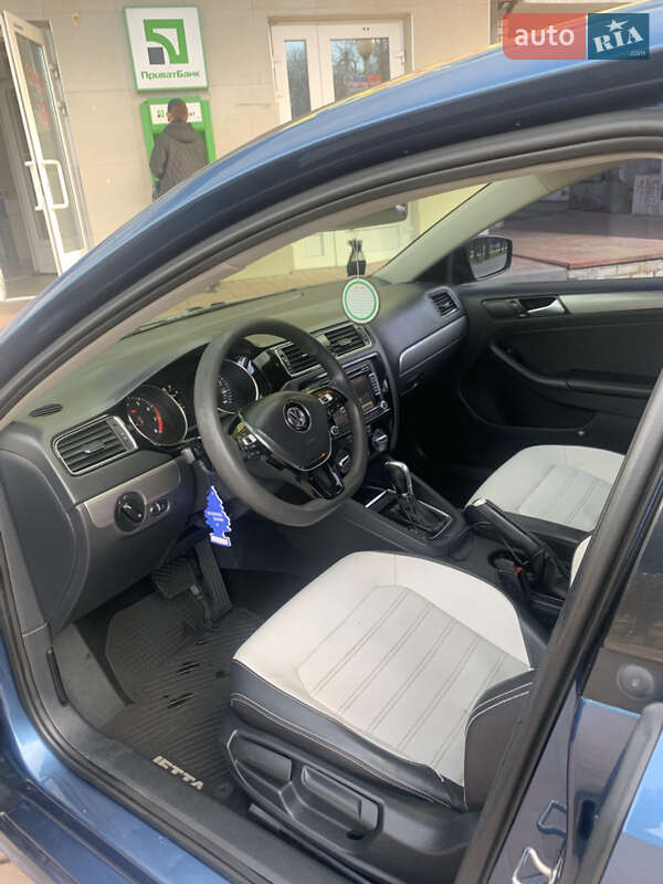 Седан Volkswagen Jetta 2014 в Шостці