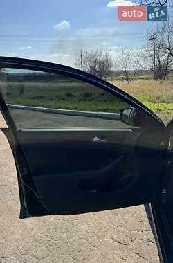 Седан Volkswagen Jetta 2011 в 