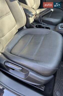 Седан Volkswagen Jetta 2011 в 