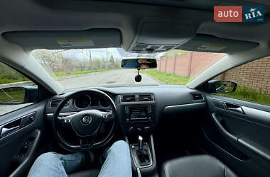 Седан Volkswagen Jetta 2016 в 