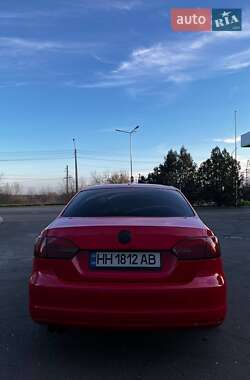 Седан Volkswagen Jetta 2012 в 