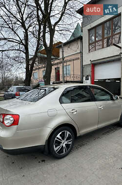 Седан Volkswagen Jetta 2006 в 