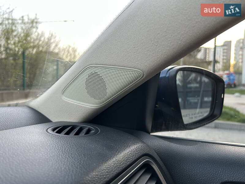 Седан Volkswagen Jetta 2014 в Львове