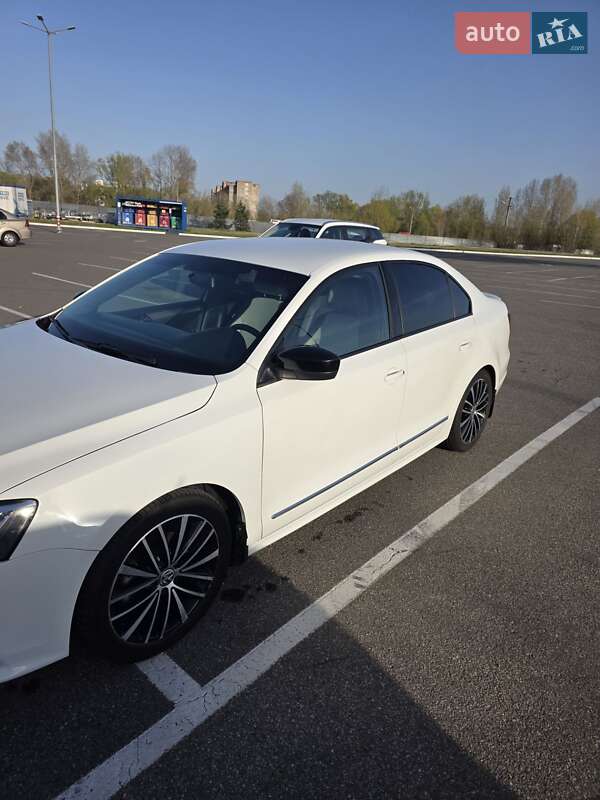 Седан Volkswagen Jetta 2016 в Києві