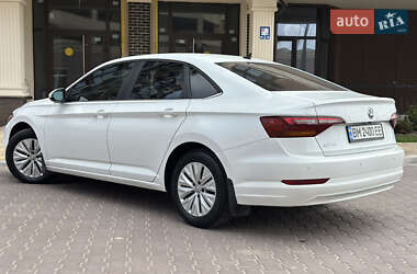 Седан Volkswagen Jetta 2019 в 