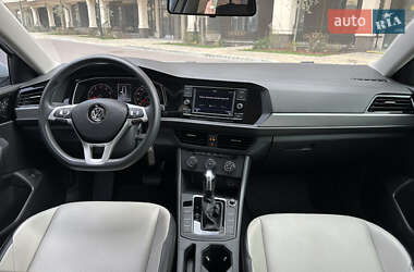 Седан Volkswagen Jetta 2019 в 