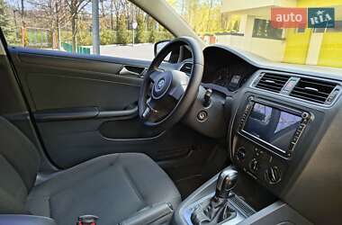 Седан Volkswagen Jetta 2014 в 