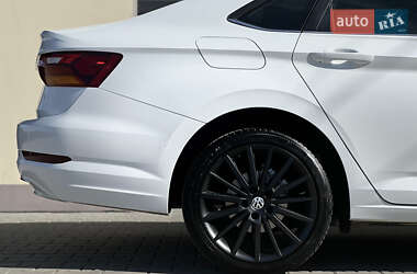 Седан Volkswagen Jetta 2018 в 