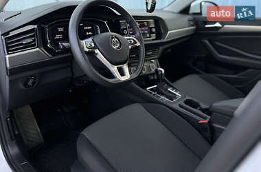 Седан Volkswagen Jetta 2018 в 