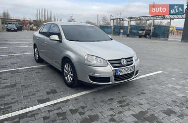 Седан Volkswagen Jetta 2010 в 