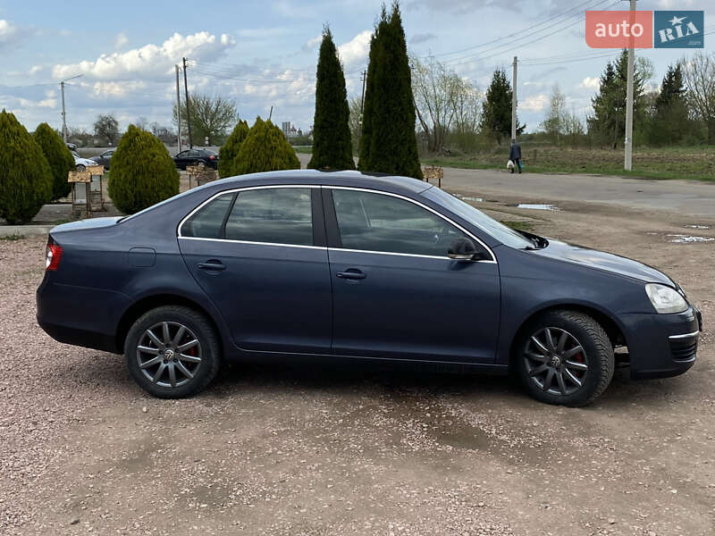 Седан Volkswagen Jetta 2007 в Самборе