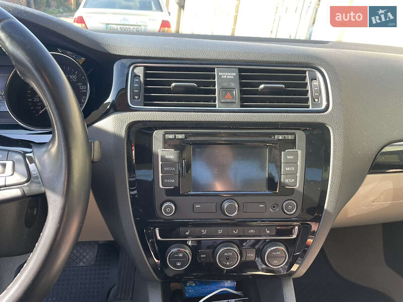 Седан Volkswagen Jetta 2015 в Одессе