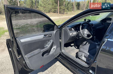 Седан Volkswagen Jetta 2012 в 