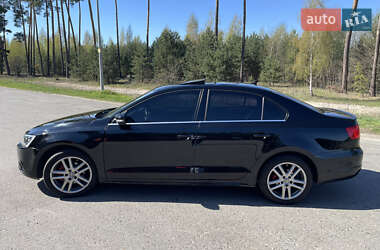 Седан Volkswagen Jetta 2012 в 