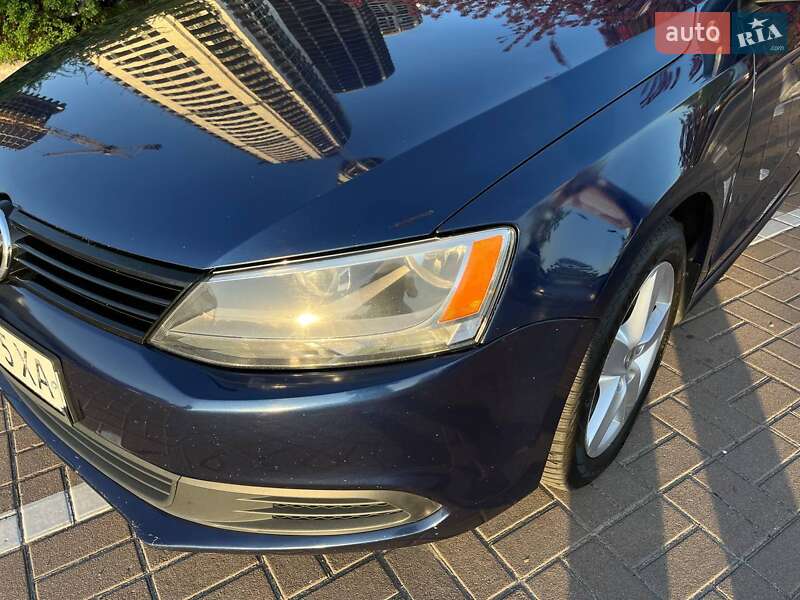 Седан Volkswagen Jetta 2010 в Киеве