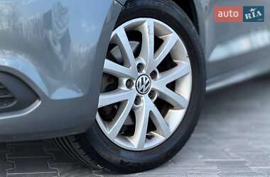 Седан Volkswagen Jetta 2012 в 